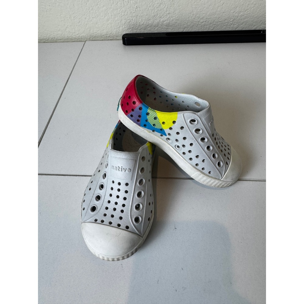 Native‎ Jefferson Shoes Kids Size 6 White Multi Color Block Slip On Sneakers